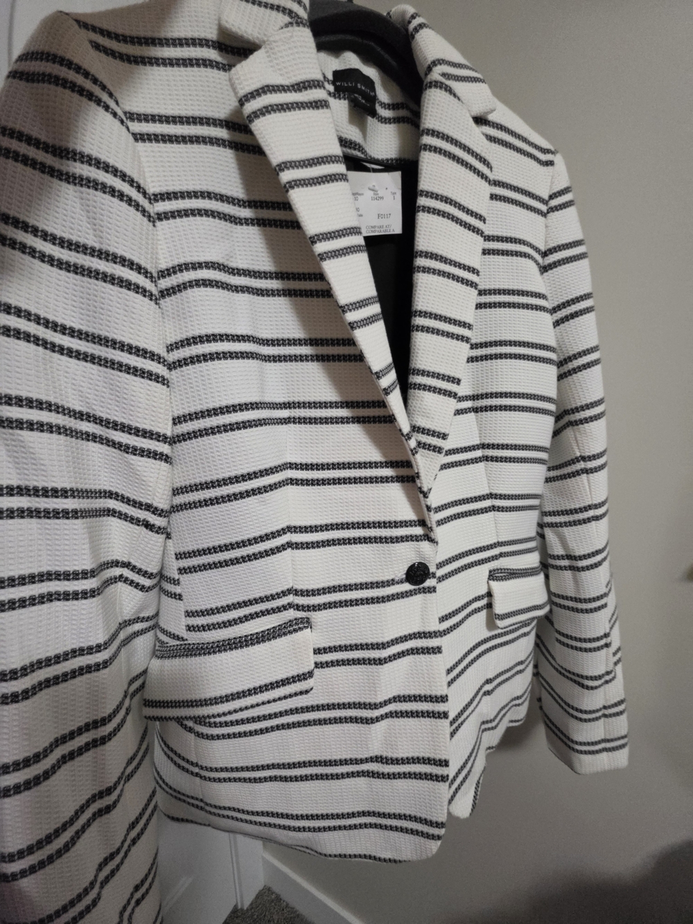 Willi SMITH Striped Black & White Women’s Blazer Small